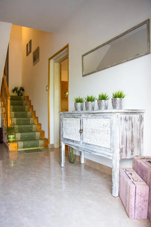 Apartmani Ina Pag Паг 0*,